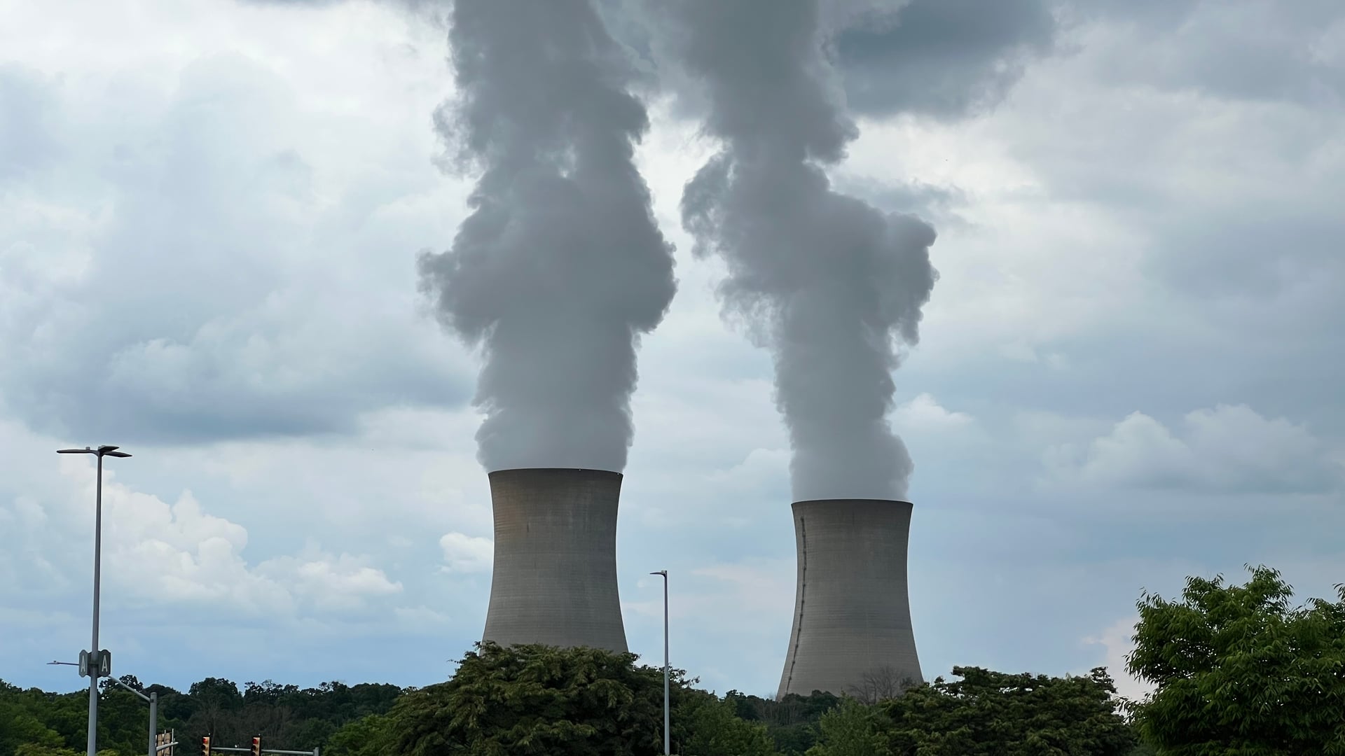 Constellation Energy (CEG) reports Thursday with the stock 35% below its 52-week high