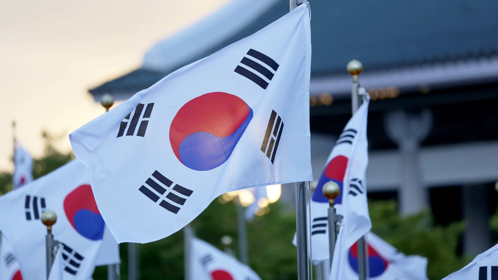 Korea locked 94% of stock accounts out of leverage funds on Friday morning. By the close SK Hynix was limit up and those funds had returned 60%.