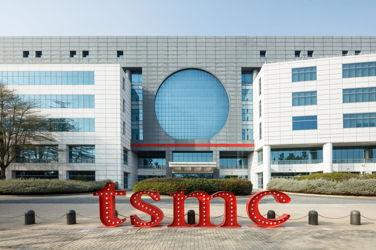 Semiconductors are having their worst day in weeks. Tomorrow, TSMC gets a chance to reverse it.